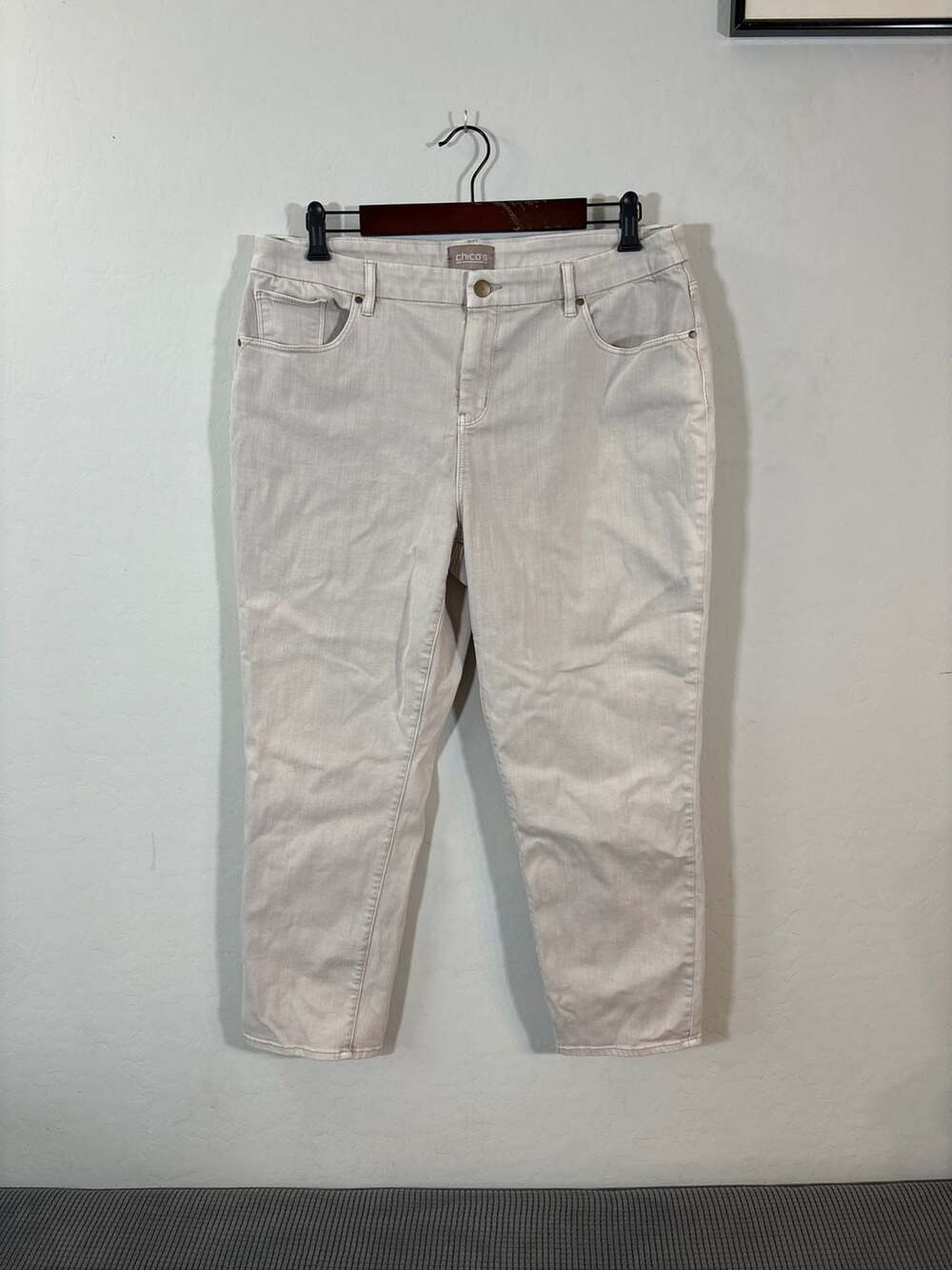 Chico's Size 2 Beige Ankle Jeans